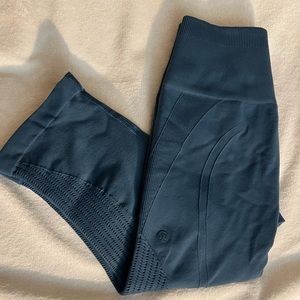 Lululemon In the Flow Cropped leggings - size 4